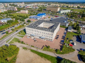 Suwałki, budynek biurowo - usługowy, 5 441 m2, działka 6 379 m2, sprzedam, 2 880 000 PLN netto.  
  
Na sprzedaż budynek biurow