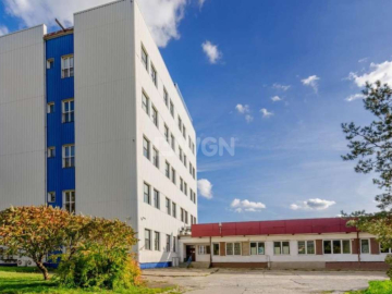 Skarżysko-Kamienna, budynki biurowo-usługowe, 2 438 m2, sprzedam, 1 490 000 PLN netto.  
  
Kompleks budynków biurowo-usługowyc