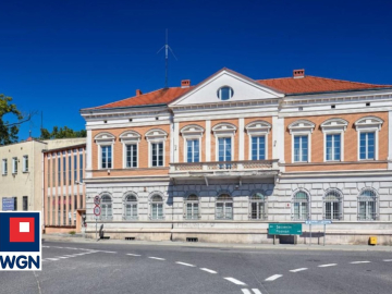 Sulechów, zabytkowy budynek pod biura i usługi, 2 340 m2, sprzedam, 725 000 PLN netto.  
  
Kompleks budynków biurowo-techniczn