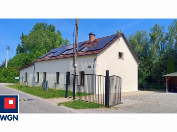 Sucha Górna, dom, 9 pokoi, 220 m2, działka 909 m2, sprzedam, cena 1 150 000 zł.  
  
Na sprzedaż budynek wolnostojący o powierz