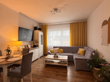 Dom 110 m2, dwa mieszkania, Osiedle Jary