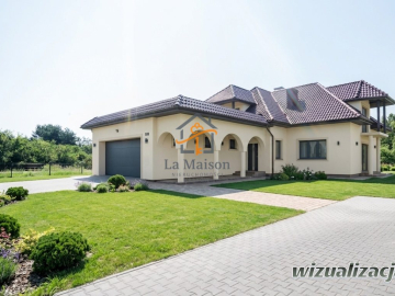 Wolnostojący dom do wykończenia. Działka 31 ar