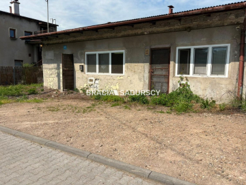 Działka budowlana 300m2 z budynkiem: gaz,prąd,woda