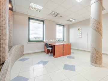 lokal biurowy 44 m2 Prądnik Biały biurowiec