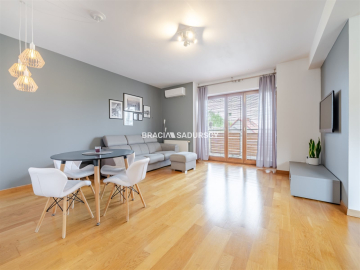 3-pokojowe mieszkanie 68 m² 2balkony | Mydlniki