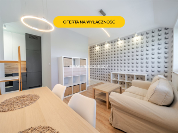 Bochnia, 2-pokojowe mieszkanie o powierzchni 37 m² wraz z miejscem postojowym i komórką lokatorską. 
Mieszkanie położone na 5 p