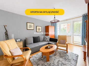 Kawalerka z osobną kuchnią, 37 m², balkon