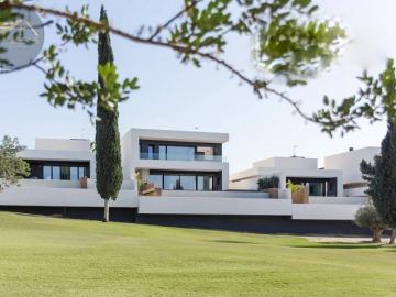 Ekskluzywna willa przy prestiżowym polu golfowym