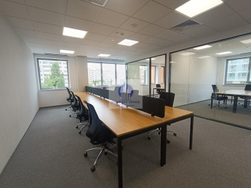 Wola: lokal biurowy 706 m2 do wynajęcia