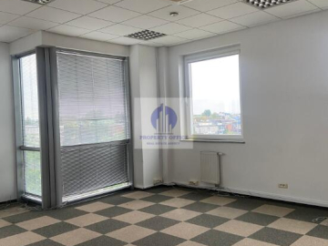 Włochy: lokal biurowy 81,04m2 do wynajęcia