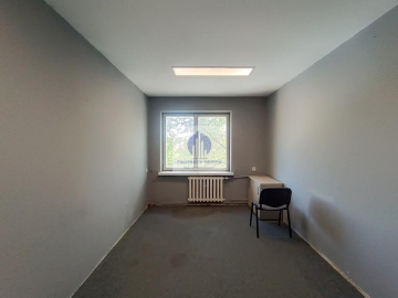 Włochy: lokal biurowy 15,30 m2 do wynajęcia