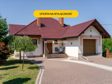 Dom wolnostojący, garaż, fotowoltaika, 7 pokoi