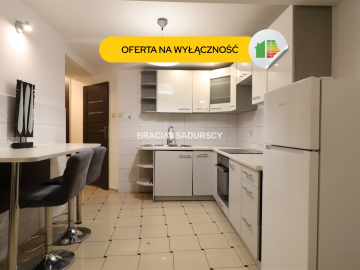 Lokal użytkowy o pow. 45 m 2  blisko centrum i krakowskich uczelni    

  Oferujemy na sprzedaż lokal użytkowy o powierzchni 45