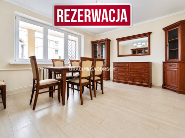 REZERWACJA - Oddzielna kuchnia, miejsce parkingowe