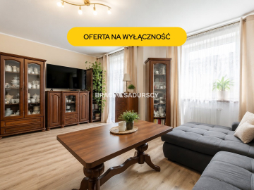 2 pokoje, osobna kuchnia, m. postojowe, komórka 
