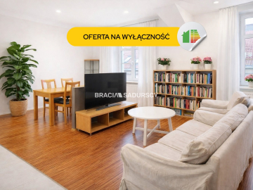 Jasne przestronne mieszkanie w centrum miasta.