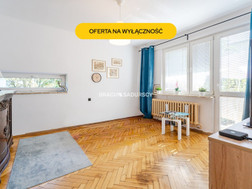 Nowa Huta, os. Spółdzielcze. Mieszkanie 2 pokojowe z osobną kuchnią i balkonem - 51,59 m 2 .  

 Mieszkanie usytuowane na 2 pię
