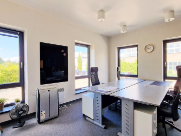 Pabianice - magazyn z biurami 360 m2 parter