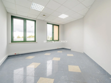 LOKAL OK 15,5 M2 BIUROWY PRĄDNIK BIAŁY -BIUROWIEC