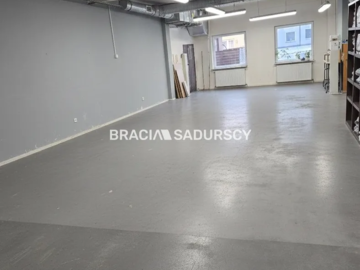 Na sprzedaż przestronny lokal użytkowy o powierzchni 265 m²   
 
Lokal położony na parterze nowoczesnego budynku mieszkalnego w