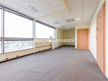 Oferta najmu powierzchni biurowej   
 
Oferujemy lokal użytkowy biurowy  o pow 520 m2 zlokalizowany przy Opolskiej w Krakowie 
