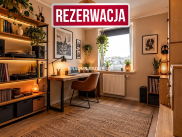 Dwupoziomowe mieszkanie z tarasem i balkonem.
