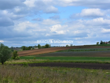 Działka w całości budowlana o pow.: 1464 m2