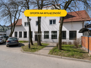 Budynek handlowo-mieszkanly Centrum Skawiny