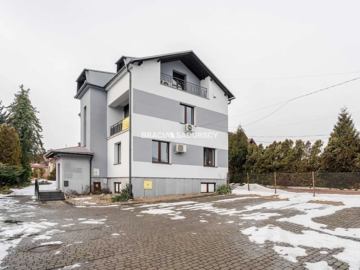 Przestronny lokal usługowy 270 m² – Zakopiańska