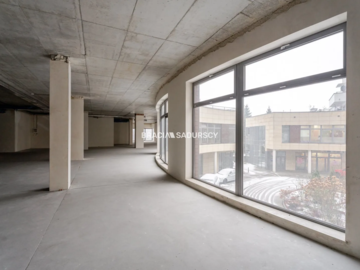 Lokal usługowy w stanie deweloperskim -706 m