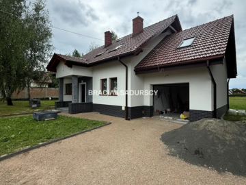 Dom wolnostojacy w Rybnej/Czernichów