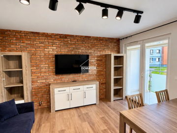 Zapraszamy do zapoznania się z ofertą tego eleganckiego mieszkania o powierzchni 53 m², które zachwyca wysokim standardem wykoń