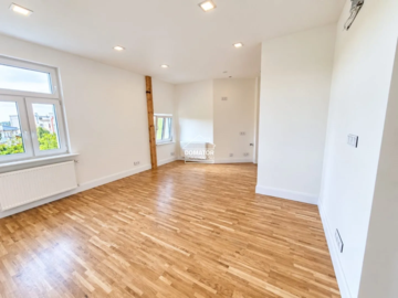 Przestronne Mieszkanie w Śródmieściu | 47,43 m² 