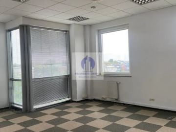 Włochy: lokal biurowy 81,04m2 do wynajęcia