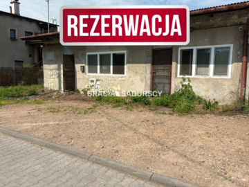 Działka budowlana 300m2 z budynkiem: gaz,prąd,woda
