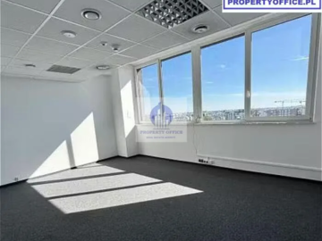 Włochy: lokal biurowy 17,60m2 do wynajęcia