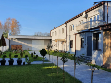 Polesie - dom z warsztatem samochodowym