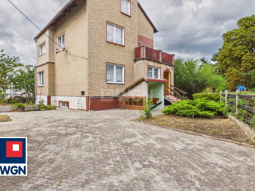 Nowe Miasteczko, dom, 6 pokoi, 190 m2, sprzedam, 650 000 zł.  
  
Na sprzedaż wolnostojący dom o powierzchni ok. 190 m2, położo