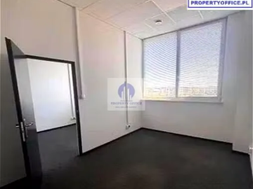 Włochy: lokal biurowy 50,60 m2 do wynajęcia