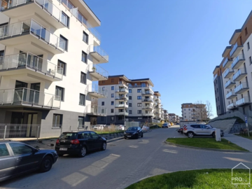 Apartament z tarasem i garderobą 